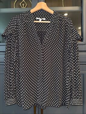 10 Crosby Derek Lam Black and White Printed V-Neck Blouse
